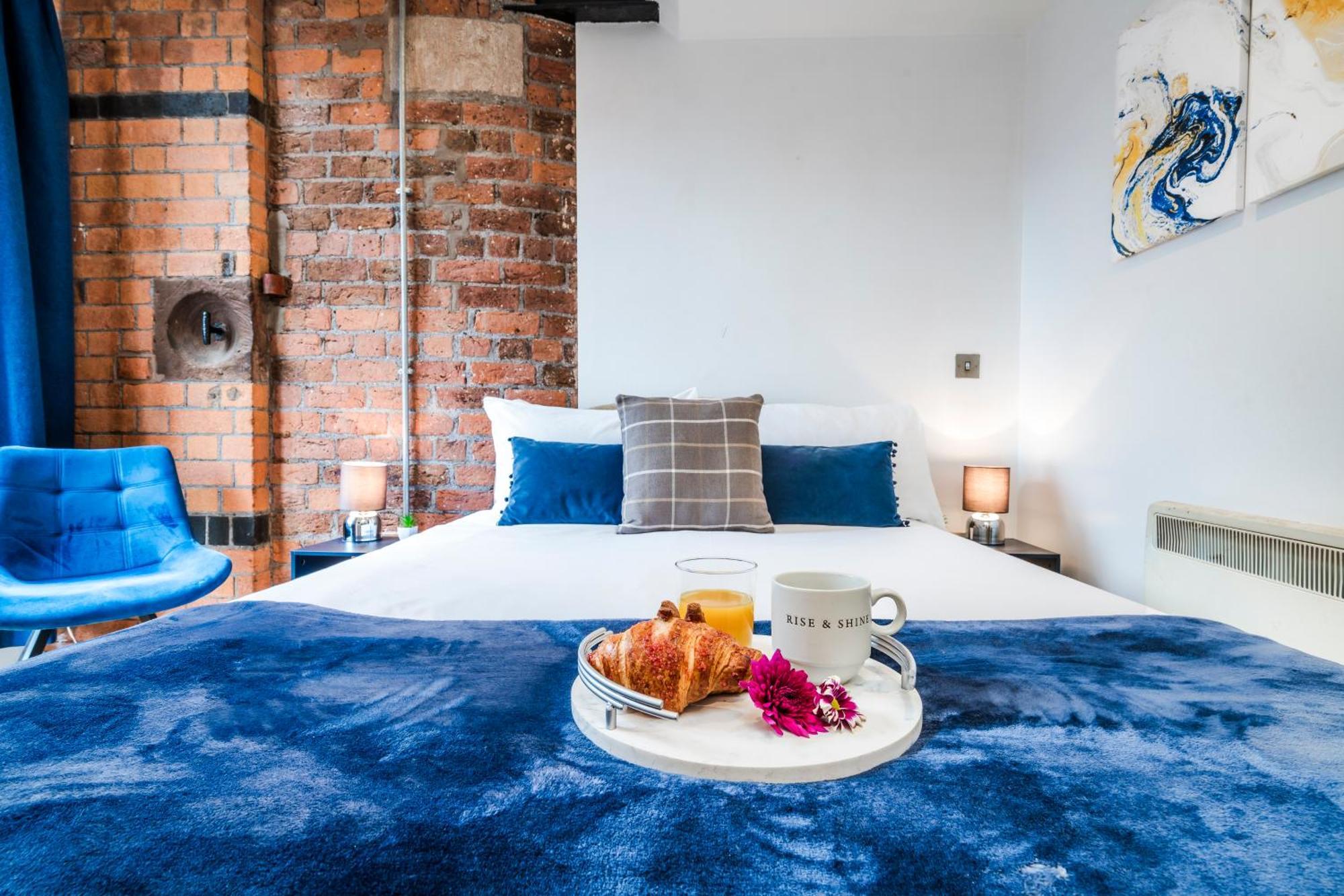 Cavern Quarters, Beautiful Two Bedroom City Centre Apartment By Garudy Serviced Apartments And Short Lets - Perfect For Longer Stays Ливърпул Екстериор снимка