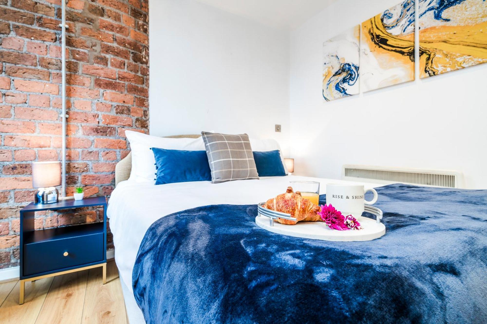 Cavern Quarters, Beautiful Two Bedroom City Centre Apartment By Garudy Serviced Apartments And Short Lets - Perfect For Longer Stays Ливърпул Екстериор снимка