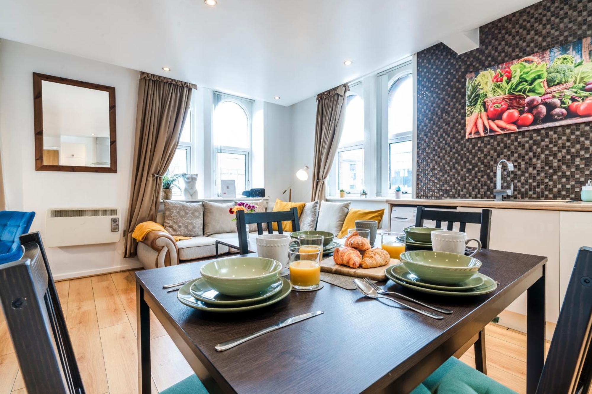 Cavern Quarters, Beautiful Two Bedroom City Centre Apartment By Garudy Serviced Apartments And Short Lets - Perfect For Longer Stays Ливърпул Екстериор снимка