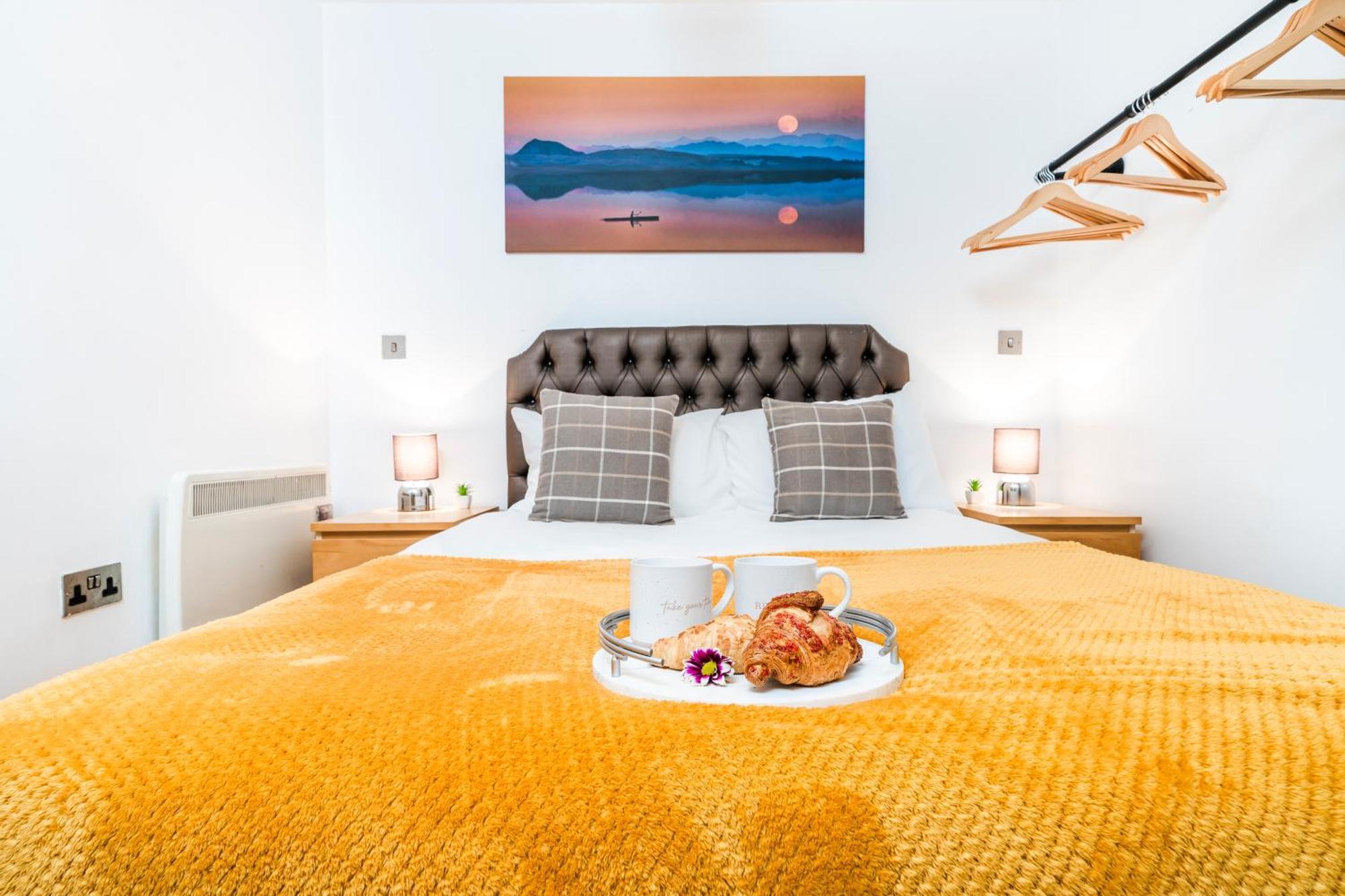 Cavern Quarters, Beautiful Two Bedroom City Centre Apartment By Garudy Serviced Apartments And Short Lets - Perfect For Longer Stays Ливърпул Екстериор снимка