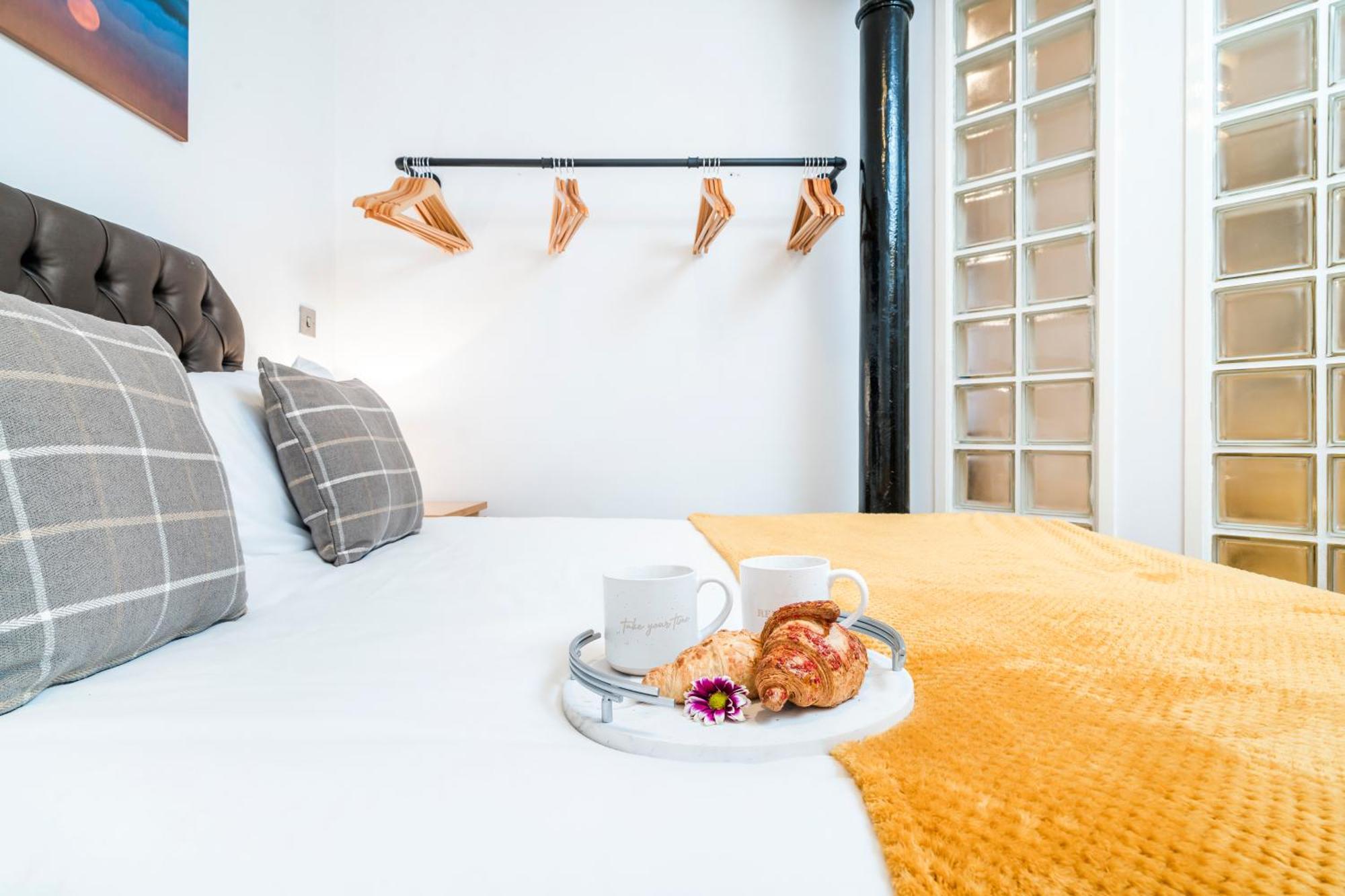 Cavern Quarters, Beautiful Two Bedroom City Centre Apartment By Garudy Serviced Apartments And Short Lets - Perfect For Longer Stays Ливърпул Екстериор снимка