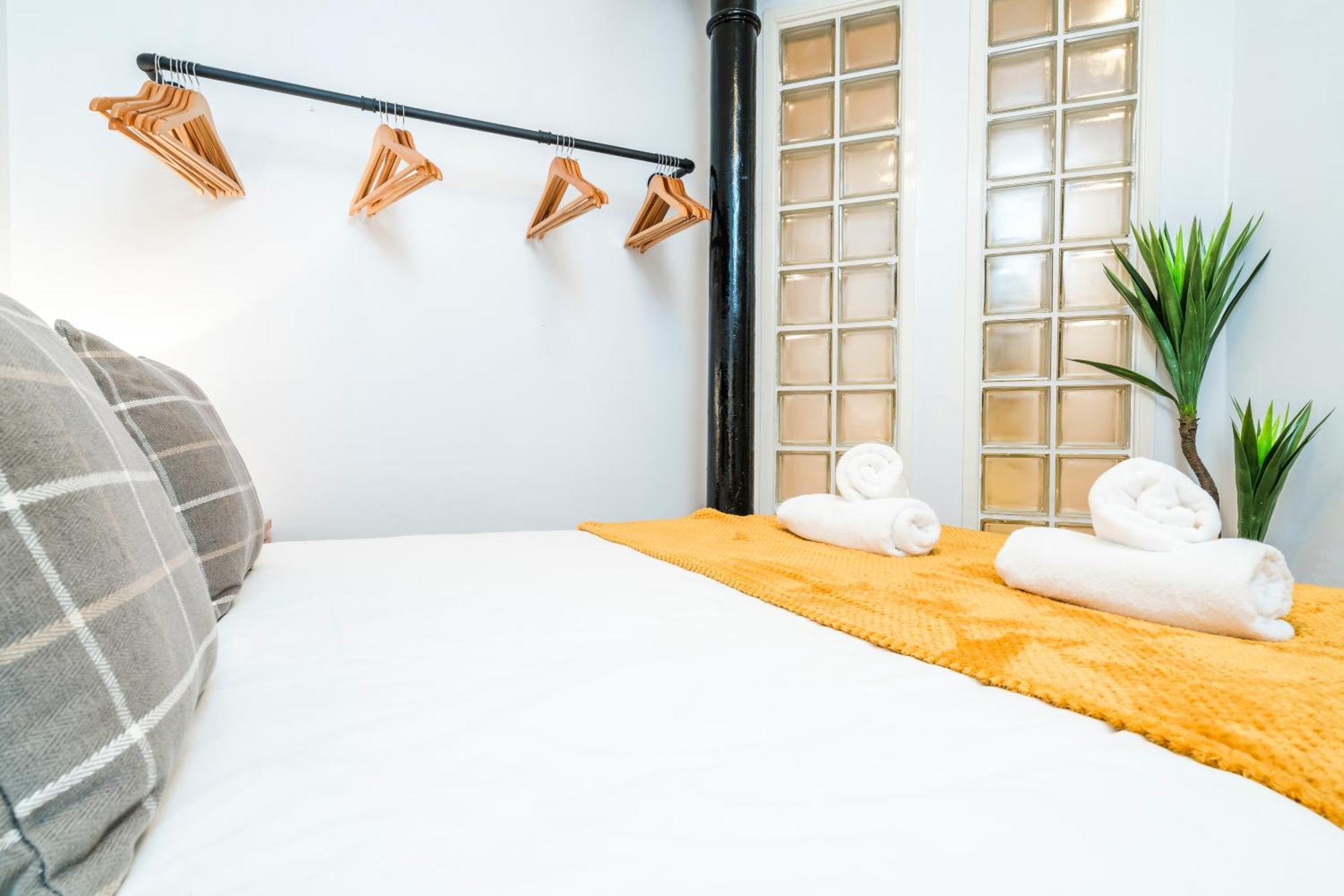 Cavern Quarters, Beautiful Two Bedroom City Centre Apartment By Garudy Serviced Apartments And Short Lets - Perfect For Longer Stays Ливърпул Екстериор снимка